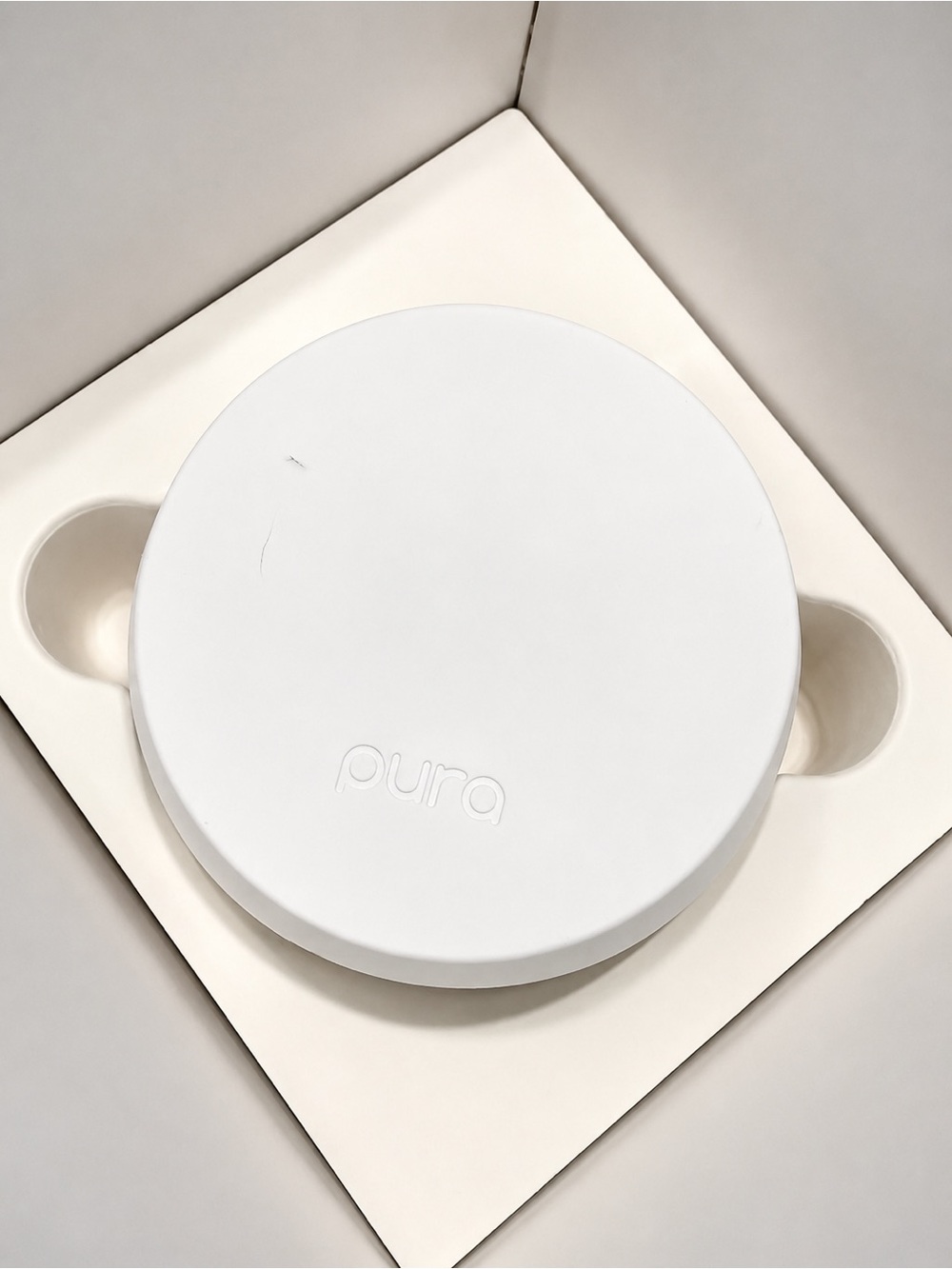 Pura 4 Smart Fragrance Diffuser - Picture 4 of 4